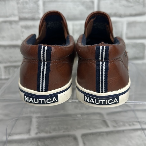 Nautica boys dark brown‎ leather slip on shoes. Size 4. Gently used condition. - Picture 4 of 7